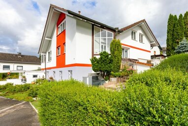 Einfamilienhaus zum Kauf 850.000 € 9 Zimmer 275 m² 586 m² Grundstück Jestetten Jestetten 79798