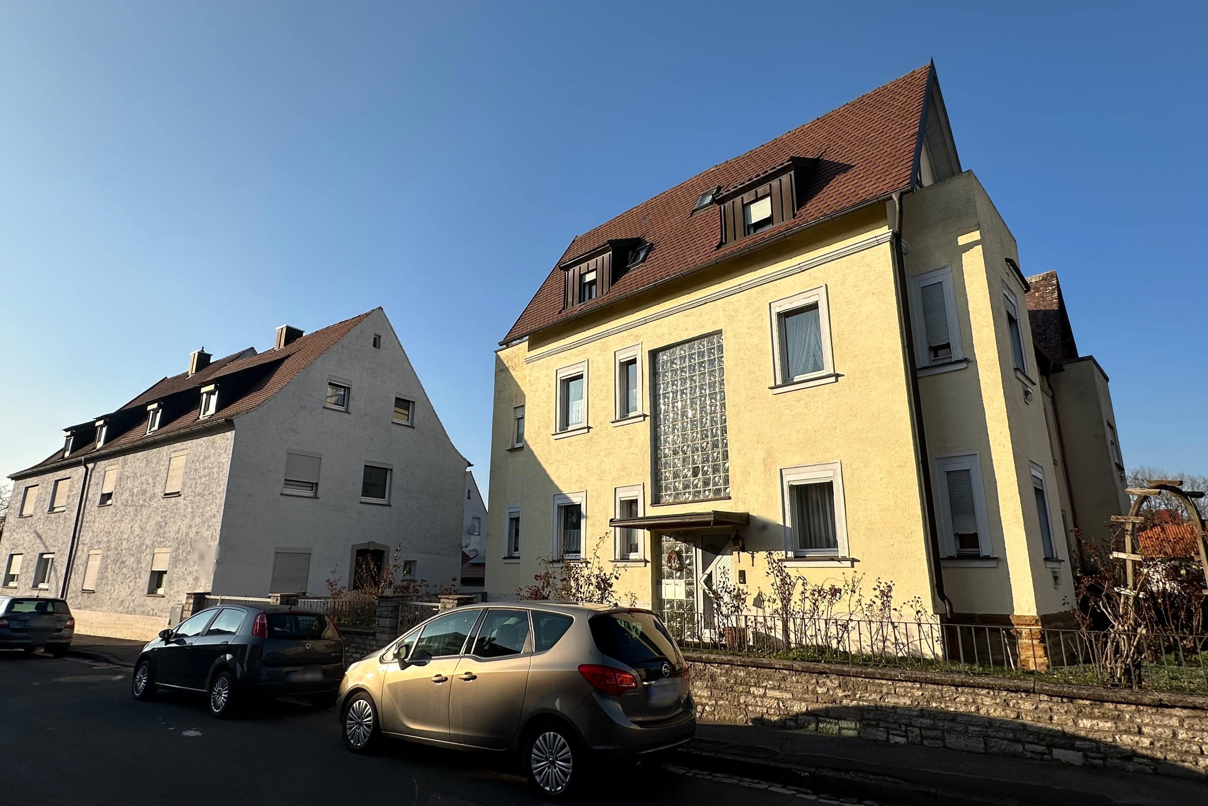 Einfamilienhaus zum Kauf 290.000 € 11 Zimmer 250 m²<br/>Wohnfläche 447 m²<br/>Grundstück ab sofort<br/>Verfügbarkeit Gerolzhofen Gerolzhofen 97447