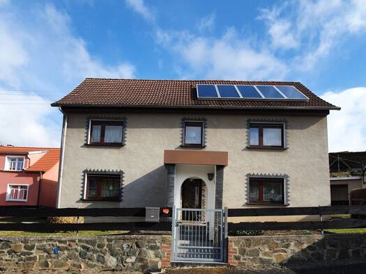 Mehrfamilienhaus zum Kauf 249.000 € 9 Zimmer 320 m² 1.042 m² Grundstück Neunhofen Neustadt an der Orla / Neunhofen 07806