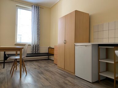 WG-Zimmer zur Miete 330 € 14,5 m² 1. Geschoss frei ab sofort Florianstr. 7 Ostheim Stuttgart 70188