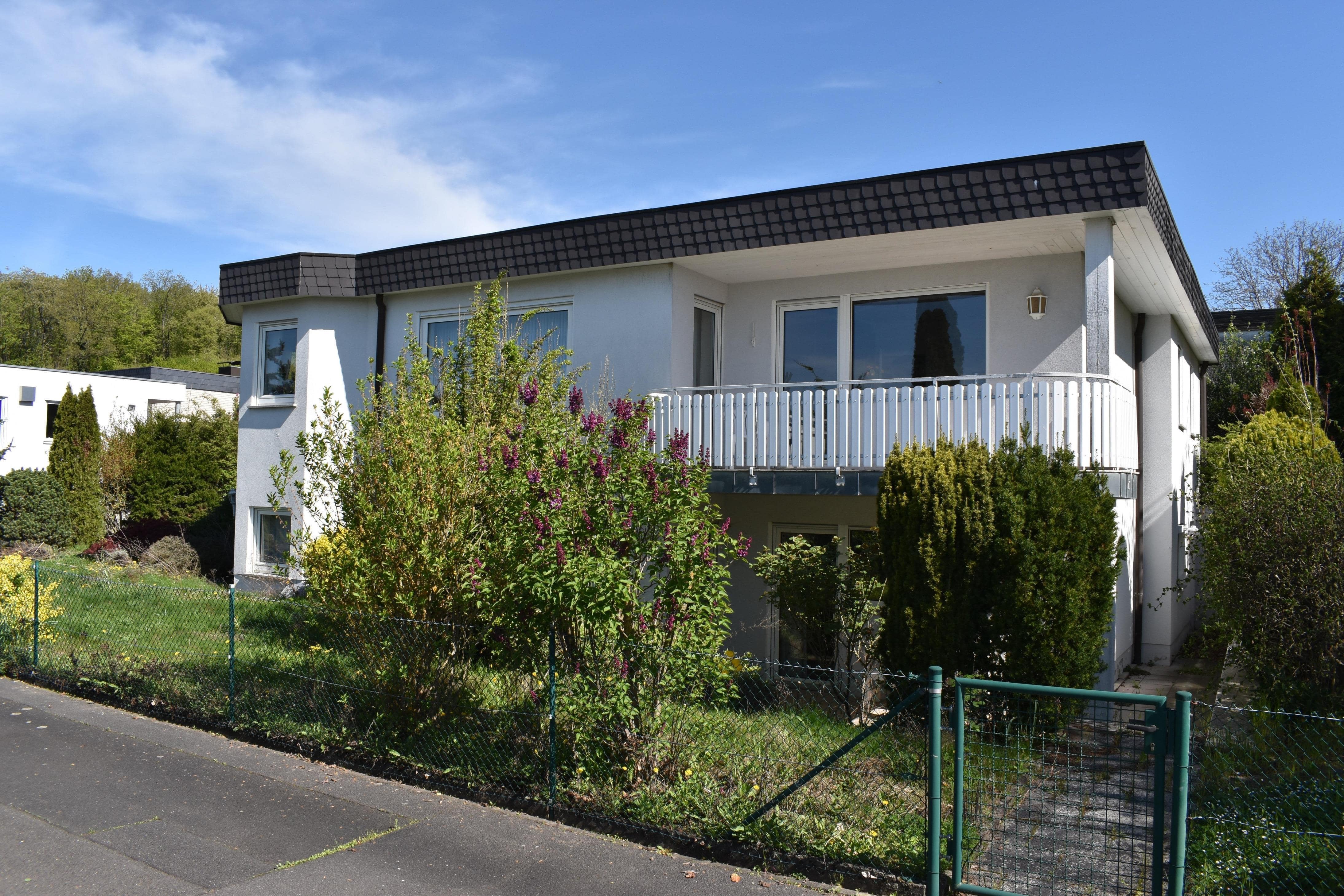 Bungalow zum Kauf 480.000 € 5 Zimmer 180 m²<br/>Wohnfläche 610 m²<br/>Grundstück Haardt Schweinfurt 97422