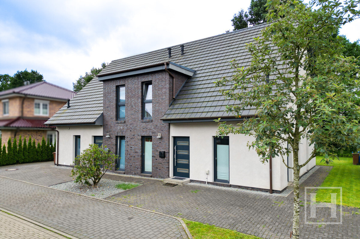 Mehrfamilienhaus zum Kauf 739.000 € 8 Zimmer 248 m²<br/>Wohnfläche 623 m²<br/>Grundstück Wahlstedt 23812