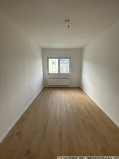 Wohnung zur Miete 340 € 2 Zimmer 61,2 m² Kurt-Keicher-Str. 2 Clara-Zetkin-Straße / Friedrich-Engels-Straße Gera 07545