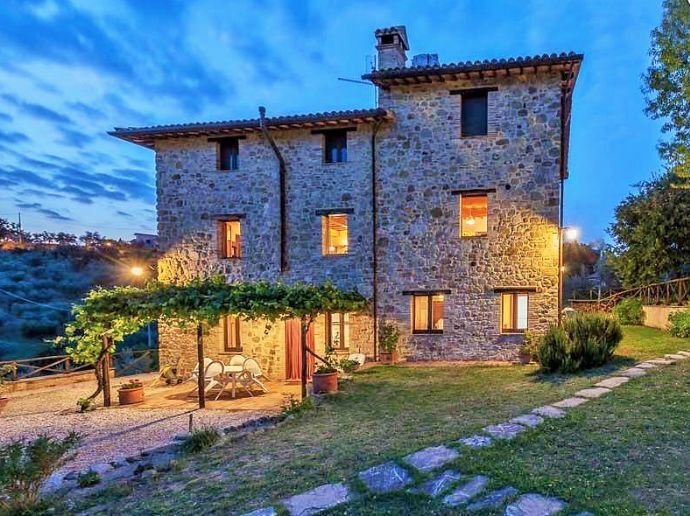 Villa zum Kauf 650.000 € 10 Zimmer 300 m²<br/>Wohnfläche 3.000 m²<br/>Grundstück perugia