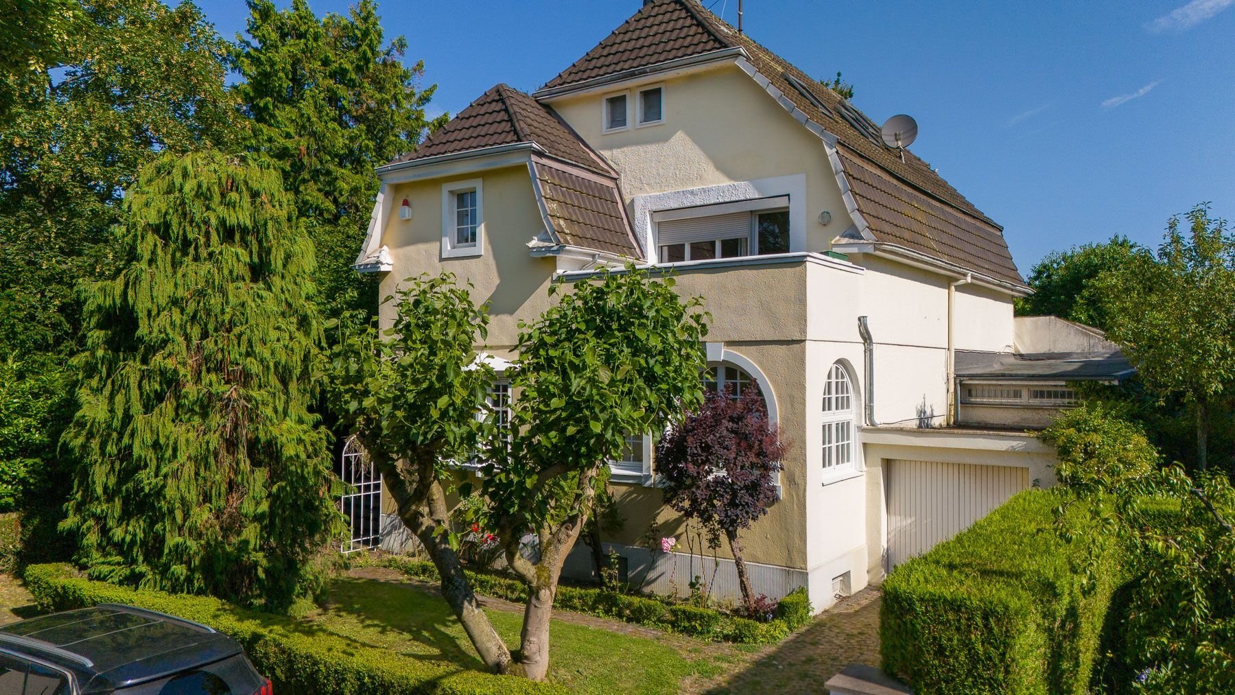 Einfamilienhaus zum Kauf 2.250.000 € 8 Zimmer 300 m²<br/>Wohnfläche 1.170 m²<br/>Grundstück Lövenich Köln / Lövenich 50859