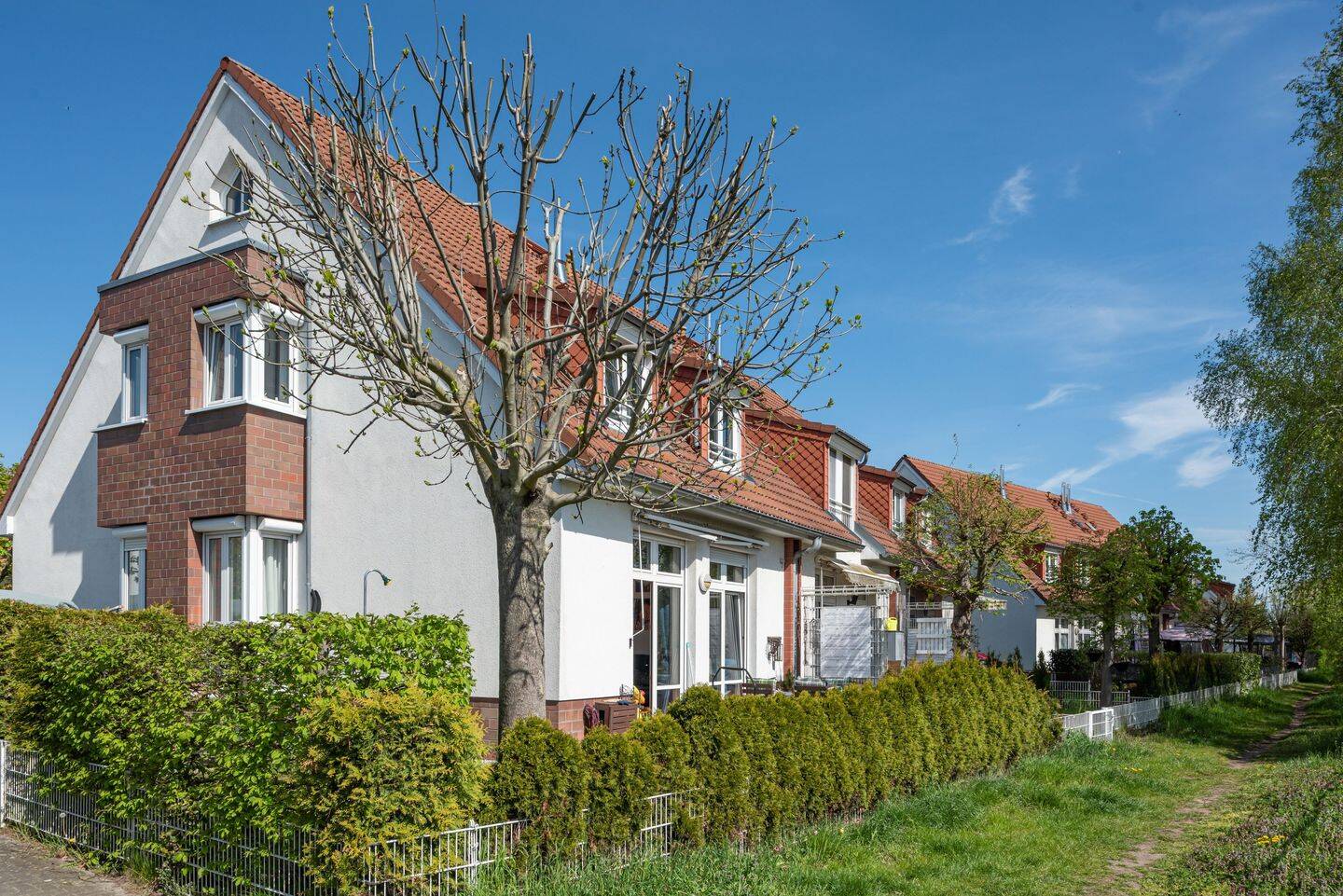 Ihr sonniges Reihenendhaus am Reitsportort Dallgow nahe Berlin (Nutzfläche 179,26m²)