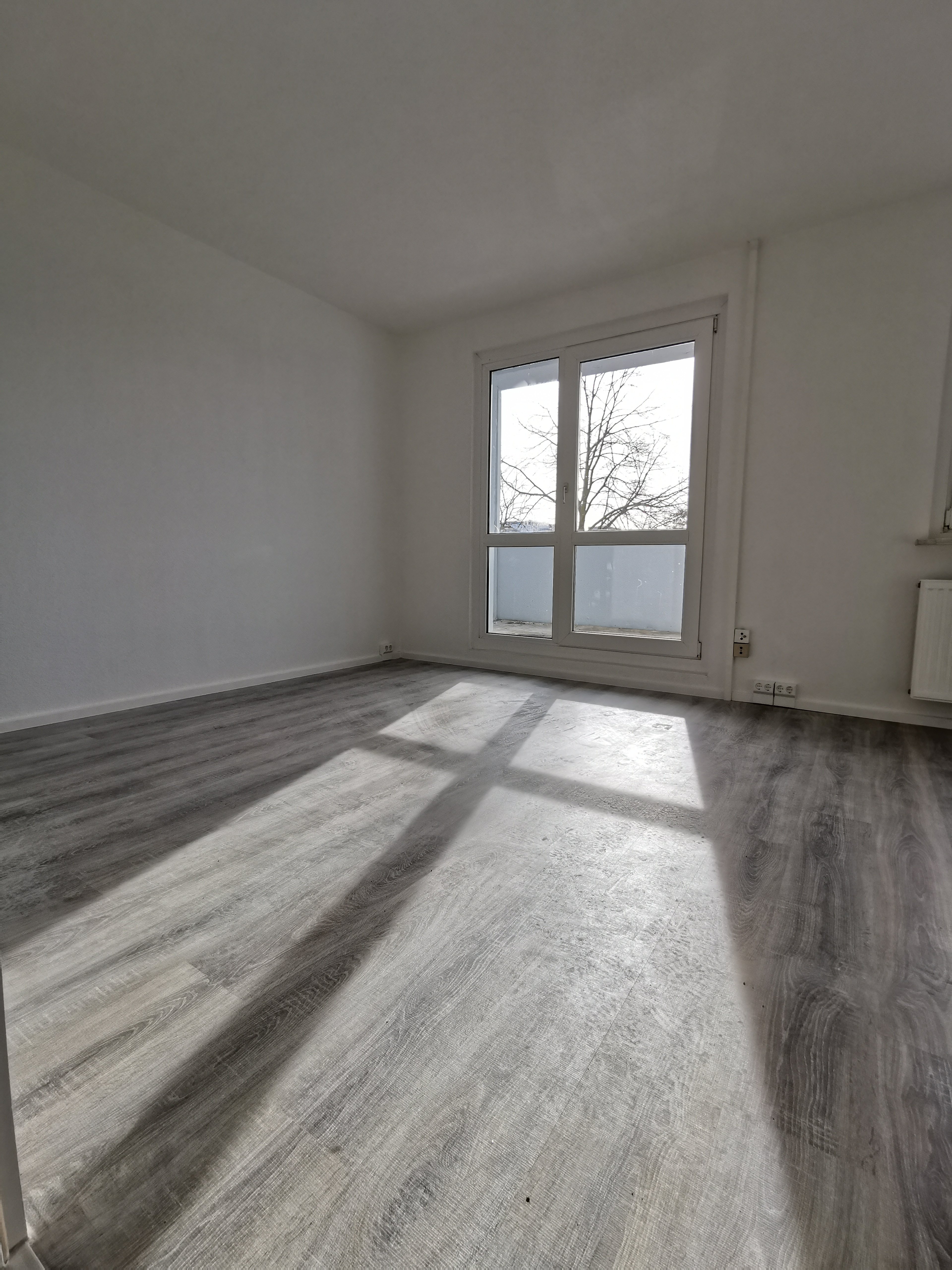 Wohnung zur Miete 345 € 3 Zimmer 57,6 m²<br/>Wohnfläche 3.<br/>Geschoss ab sofort<br/>Verfügbarkeit Mittelweg 48 Roßlau 220 Dessau Roßlau 06862