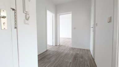 Studio zur Miete 320 € 3 Zimmer 54,9 m² 1. Geschoss Dresdener Straße 50 Spremberg Spremberg 03130