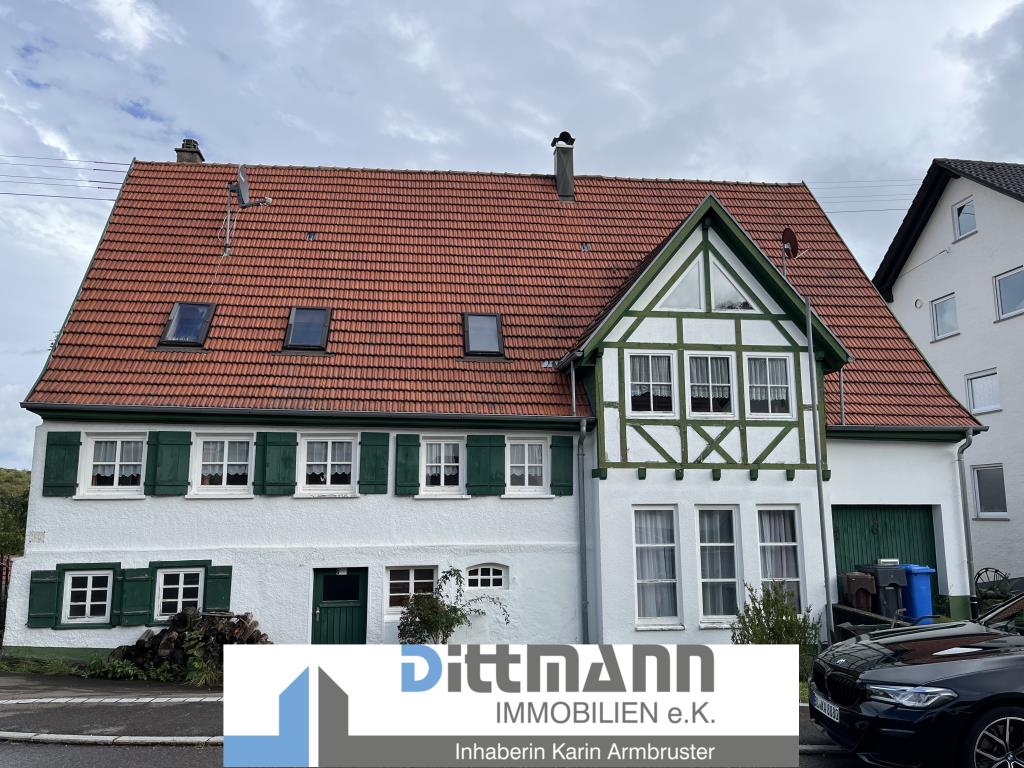 Einfamilienhaus zum Kauf 326.000 € 8 Zimmer 261 m²<br/>Wohnfläche 509 m²<br/>Grundstück Hossingen Meßstetten 72469