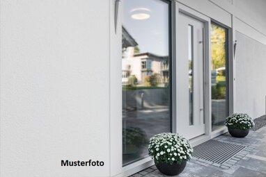 Mehrfamilienhaus zum Kauf Zwangsversteigerung 382.000 € 7 Zimmer 221 m² 843 m² Grundstück Hochheim Erfurt 99094