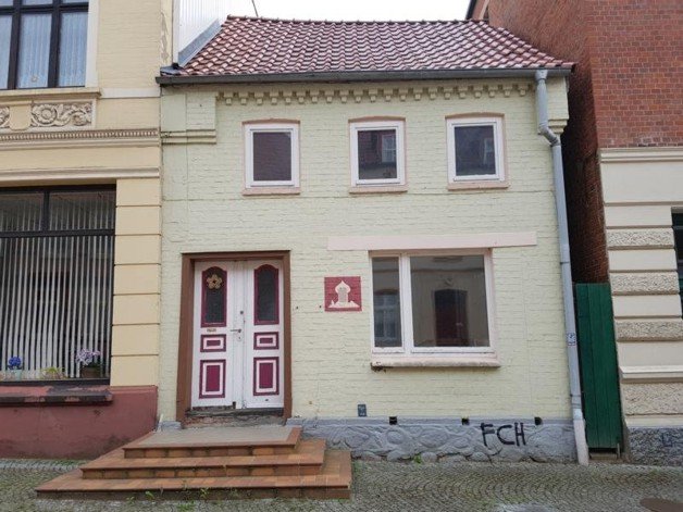 Einfamilienhaus zum Kauf 90.000 € 4 Zimmer 86 m²<br/>Wohnfläche 108 m²<br/>Grundstück Lübz Lübz 19386