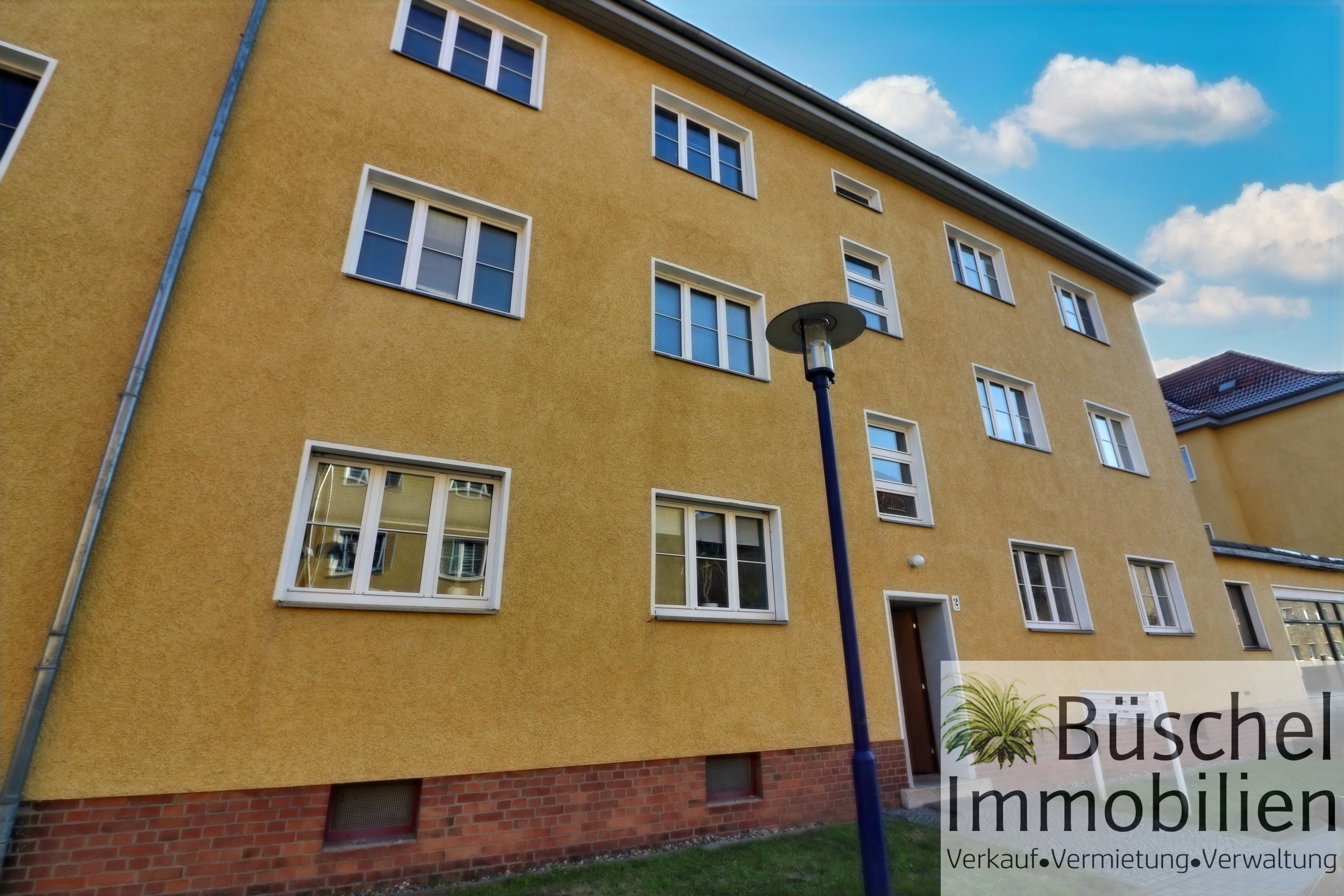 Wohnung zur Miete 420 € 2,5 Zimmer 60 m²<br/>Wohnfläche 2.<br/>Geschoss ab sofort<br/>Verfügbarkeit Lauestraße 17 Curiesiedlung Magdeburg 39124