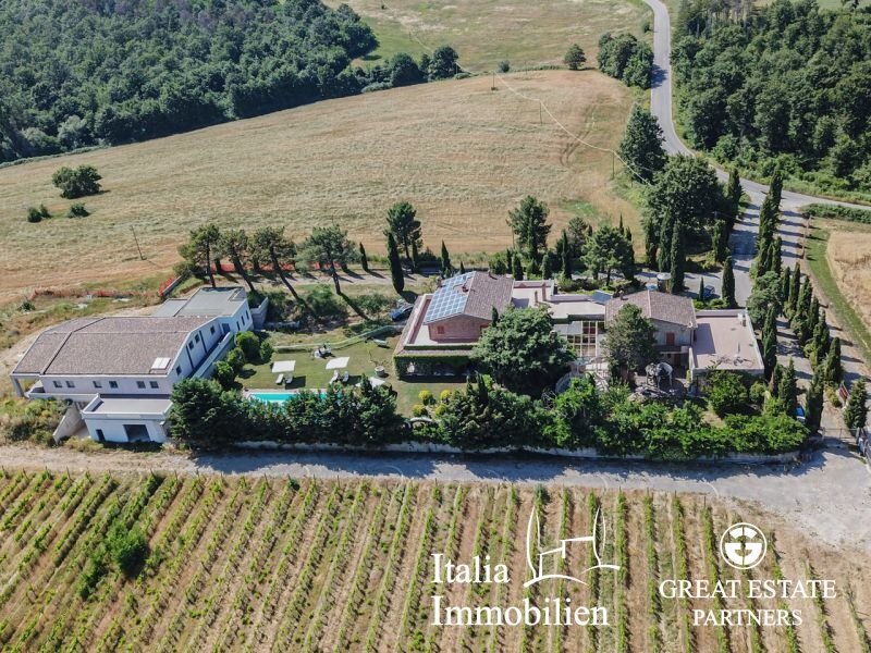 Bauernhaus zum Kauf 1.950.000 € 20 Zimmer 1.120 m²<br/>Wohnfläche 190.000 m²<br/>Grundstück Monteleone d'Orvieto 05017