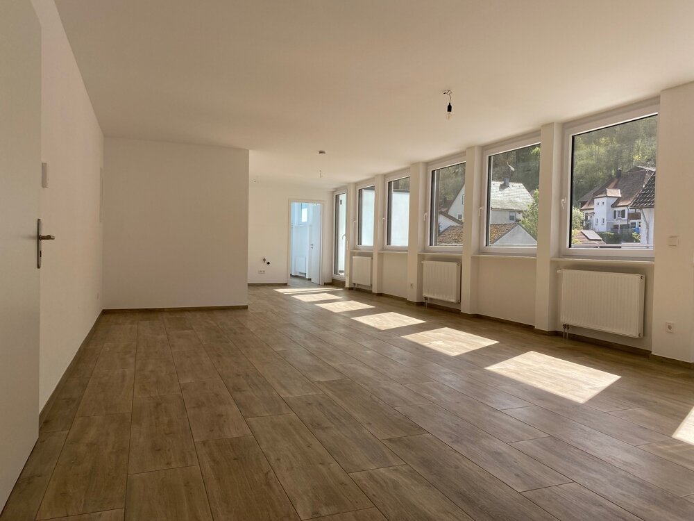 Wohnung zur Miete 1.250 € 4,5 Zimmer 167 m²<br/>Wohnfläche 1.<br/>Geschoss Sulz Sulz am Neckar 72172