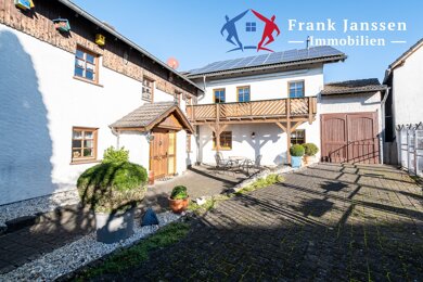 Haus zum Kauf 379.000 € 9 Zimmer 262 m² 1.189 m² Grundstück Darscheid 54552