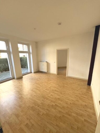 Wohnung zur Miete 360 € 2 Zimmer 55 m² frei ab sofort Gutenbergstraße 11 Nordfront Magdeburg 39106