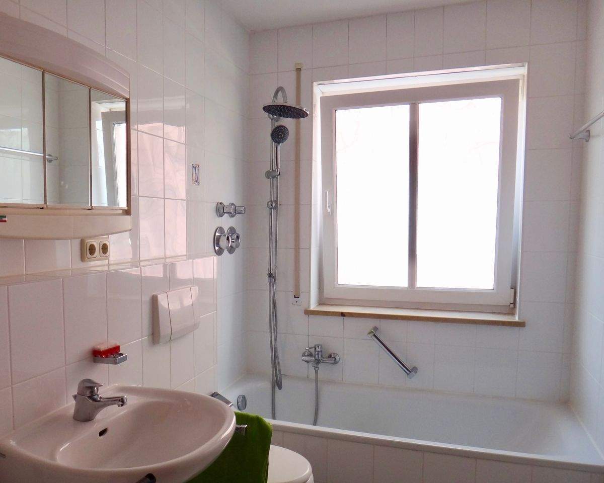 Immobilie in Fischach - Klein, Gemütlich, Perfekt! Zentral gelegene 2-Zimmer-Wohnung in Fischach - Bild 2