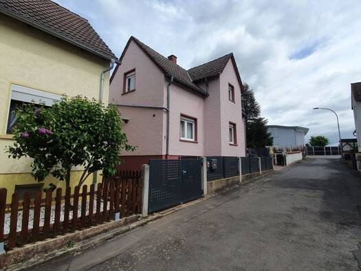 Haus zur Miete 2.350 € 4,5 Zimmer 115 m² frei ab 05.01.2026 Beune 7 Ostheim Nidderau 61130