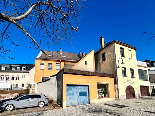 Stadthaus zum Kauf 63.000 € 8 Zimmer 160 m² 180 m² Grundstück Auerbach 08209