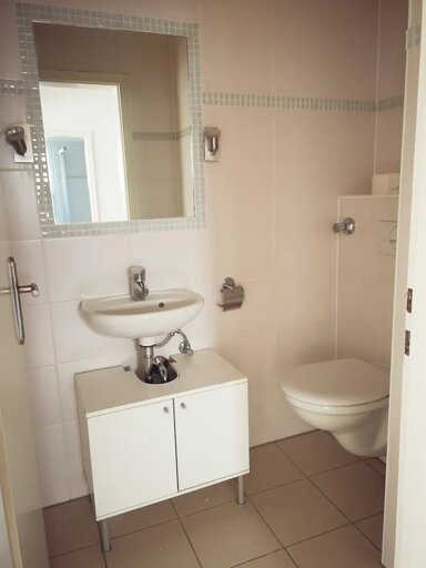 Wohnung zur Miete 700 € 2 Zimmer 88 m² frei ab sofort Düsseldorferstrasse Oberkassel Düsseldorf 40545