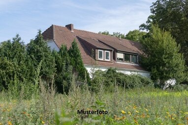 Einfamilienhaus zum Kauf Zwangsversteigerung 280.000 € 4 Zimmer 111 m² 825 m² Grundstück Garstedt Norderstedt 22850