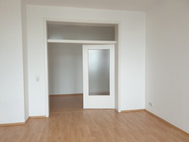 Wohnung zur Miete 690 € 3 Zimmer 100 m² 1. Geschoss frei ab sofort Lauter Lauter-Bernsbach 08315