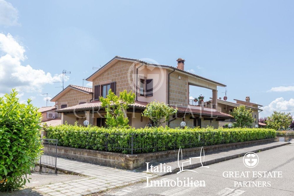 Villa zum Kauf 298.000 € 10 Zimmer 125 m²<br/>Wohnfläche 157 m²<br/>Grundstück Fabro 05015