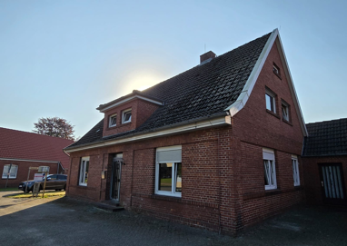 Einfamilienhaus zum Kauf 139.000 € 6 Zimmer 180 m² 1.175 m² Grundstück frei ab sofort Holtrop Großefehn 26629