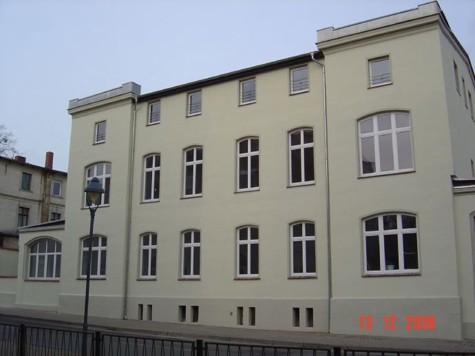 Wohnung zur Miete 410 € 2 Zimmer 55 m²<br/>Wohnfläche 2.<br/>Geschoss Tiergartenstraße 23 Neustrelitz Neustrelitz 17235