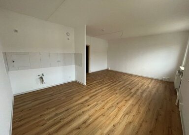 Wohnung zur Miete 255 € 1 Zimmer 32,7 m² 3. Geschoss Pienestraße 13 Oschersleben Oschersleben 39387