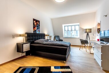 WG-Zimmer zur Miete Wohnen auf Zeit 580 € 17 m² 5. Geschoss frei ab 01.12.2024 Münchener Straße 00 Bahnhofsviertel Frankfurt am Main 60329