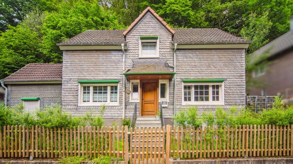 Einfamilienhaus zum Kauf 279.000 € 4 Zimmer 140 m² 1.395 m² Grundstück Burg Solingen 42659