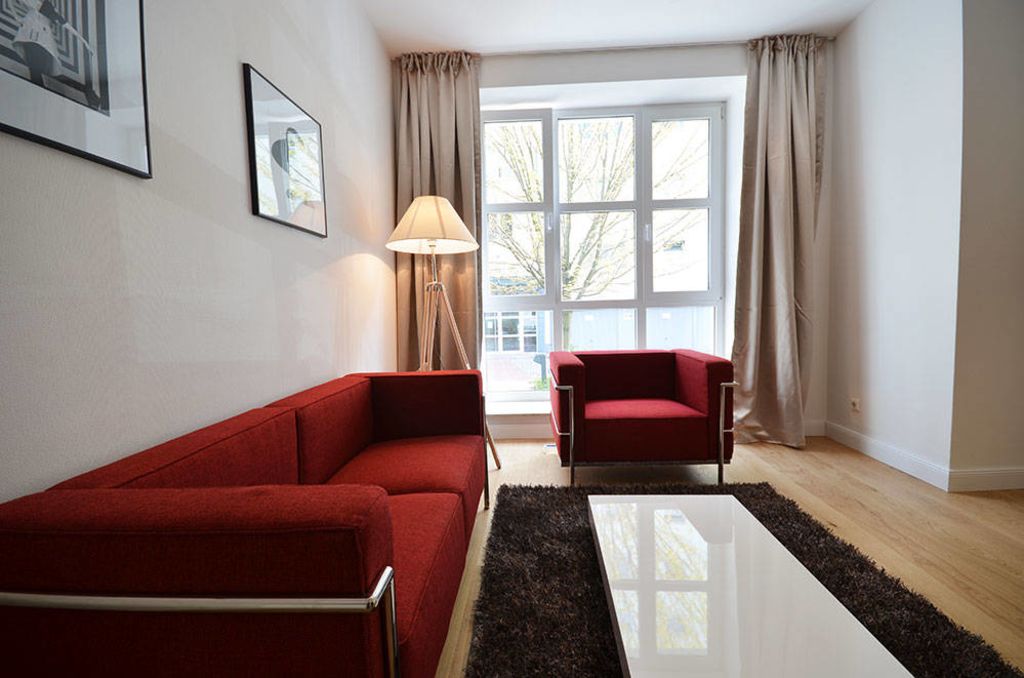 Wohnung zur Miete Wohnen auf Zeit 2.100 € 2 Zimmer 38 m²<br/>Wohnfläche 02.12.2024<br/>Verfügbarkeit Cranachstraße Sachsenhausen - Nord Frankfurt am Main 60596