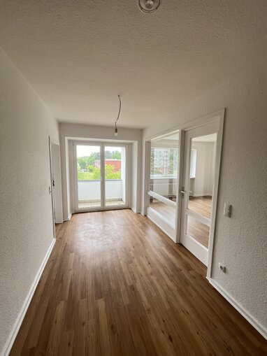 Wohnung zur Miete 619 € 3,5 Zimmer 84,4 m² 2. Geschoss frei ab sofort Holtenauer Straße 21 Kappeln 24376