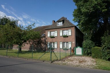 Einfamilienhaus zum Kauf 895.000 € 6 Zimmer 190 m² 3.175 m² Grundstück Benrad - Nord Krefeld 47804