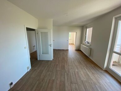 Wohnung zur Miete 383 € 2 Zimmer 58,9 m² 6. Geschoss frei ab 01.03.2025 Carl-Fiedler-Straße 24 Suhl Suhl 98527