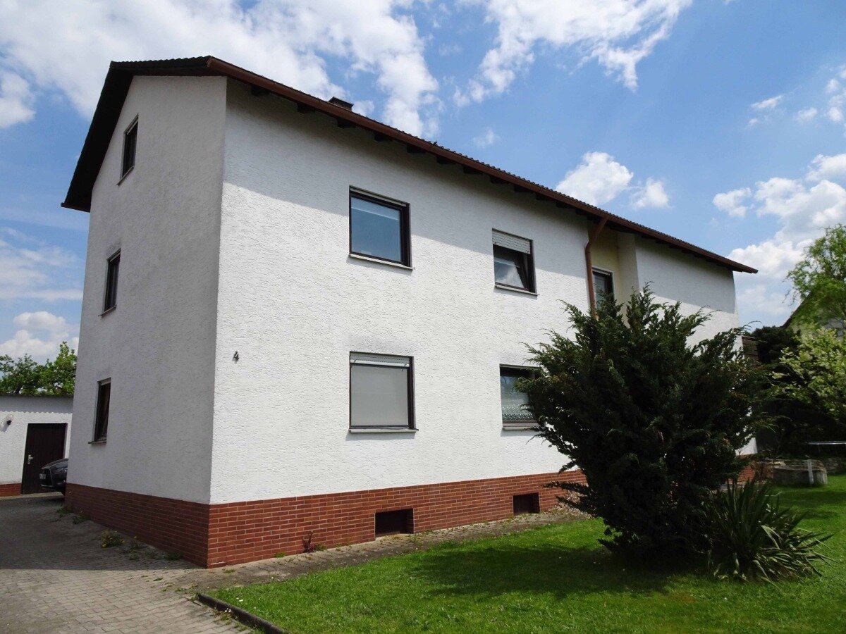 Mehrfamilienhaus zum Kauf 449.000 € 10 Zimmer 240 m²<br/>Wohnfläche 1.113 m²<br/>Grundstück Ammersricht Amberg 92224