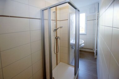 Wohnung zur Miete 275 € 2 Zimmer 48,2 m² EG Sternplatz 3 Neundorfer Vorstadt Plauen 08523