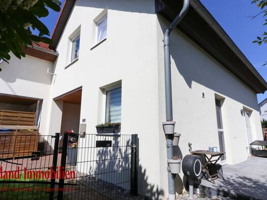 Haus zum Kauf 335.000 € 4 Zimmer 88 m² 181 m² Grundstück Prohn 18445