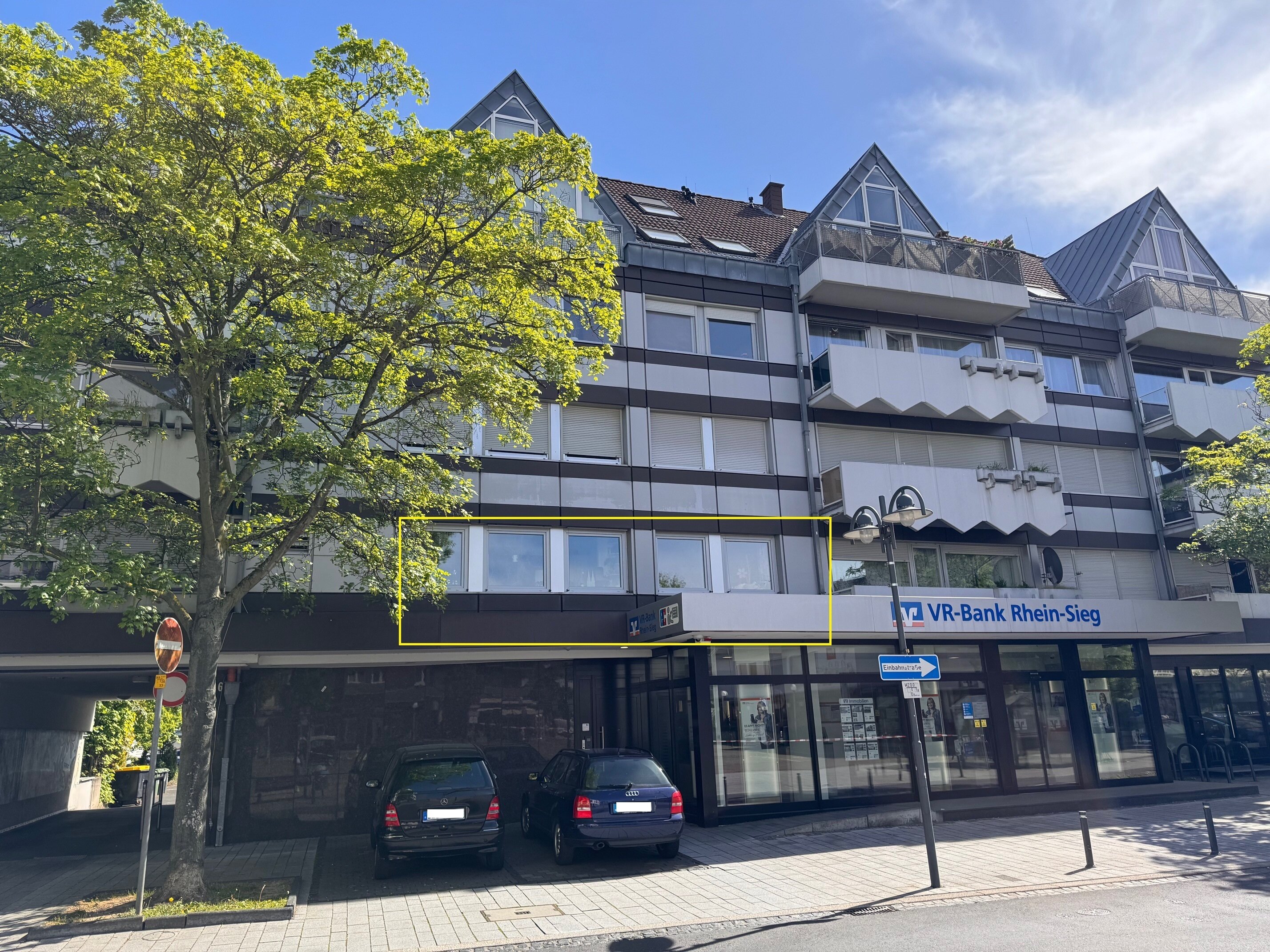 Wohnung zum Kauf 325.000 € 3 Zimmer 107 m²<br/>Wohnfläche 1.<br/>Geschoss 01.02.2025<br/>Verfügbarkeit Niederkassel Niederkassel 53859