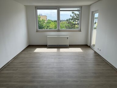 Wohnung zur Miete 670 € 3 Zimmer 74 m² 5. Geschoss frei ab sofort Deutenbach Stein 90547