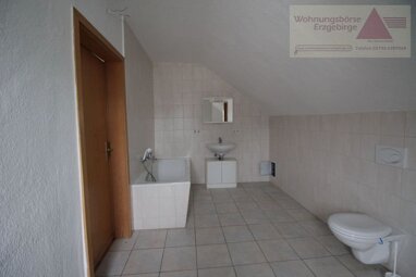 Wohnung zur Miete 275 € 2 Zimmer 66,2 m² Erdgeschoss Untere Hauptstr. 6 Oelsnitz Oelsnitz 09376
