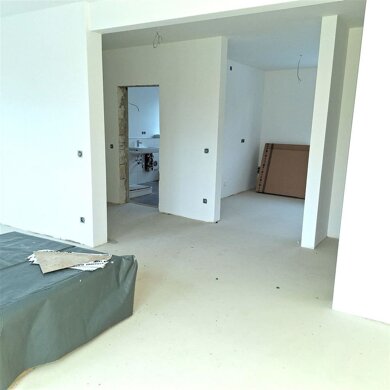 Wohnung zur Miete 950 € 3 Zimmer 80 m² 1. Geschoss frei ab sofort Roth Roth 91154