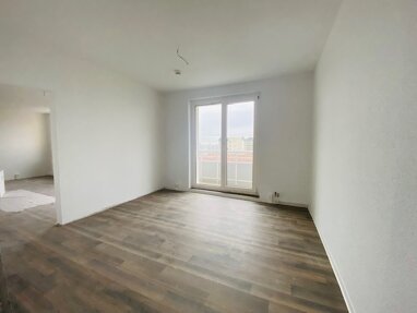 Wohnung zur Miete 900,88 € 6 Zimmer 112,6 m² 4. Geschoss Olvenstedter Graseweg 50 Birkenweiler Magdeburg 39128