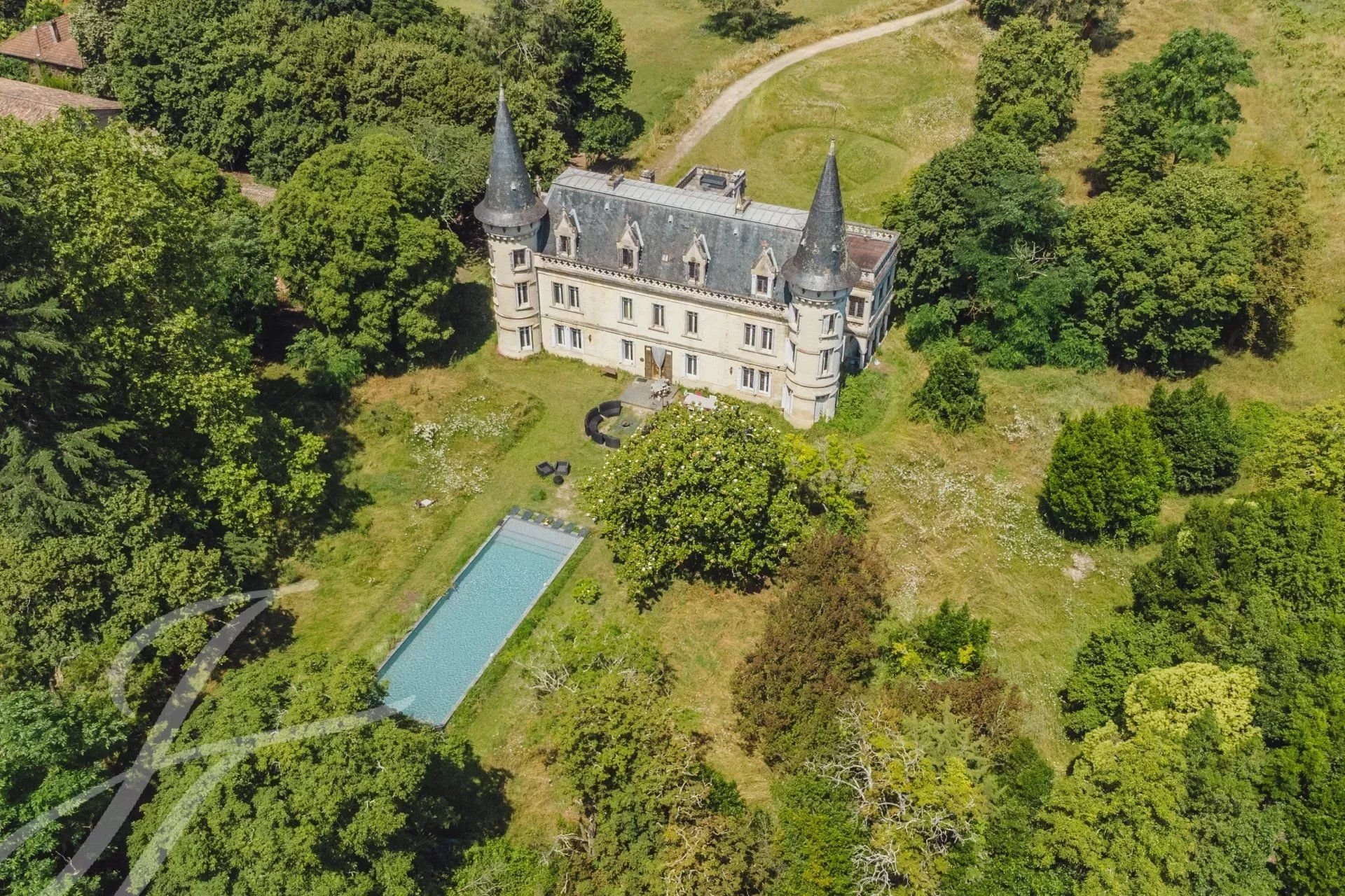 Schloss zum Kauf provisionsfrei 2.500.000 € 20 Zimmer 680 m²<br/>Wohnfläche Bordeaux 33450