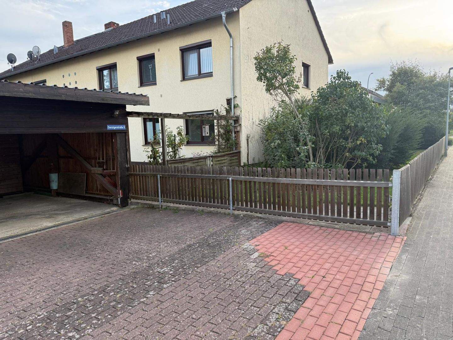 Immobilie in Fritzlar - Vermietete 4 -ZKB Wohnung mit Carport Stellplatz, Balkon & Gartenanteil in Fritzlarer Kernstadt. Keine Maklercourtage!!! - Bild 3