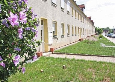 Wohnung zur Miete 297 € 2 Zimmer 51,1 m² EG Innsbrucker Straße 33 Oschersleben Oschersleben 39387