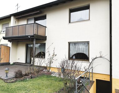 Reihenmittelhaus zum Kauf 419.000 € 6 Zimmer 124 m² 180 m² Grundstück Cadolzburg Cadolzburg 90556