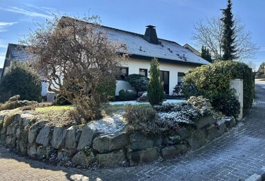 Einfamilienhaus zum Kauf 325.000 € 7 Zimmer 142 m² 560 m² Grundstück Neuenrade Neuenrade 58809