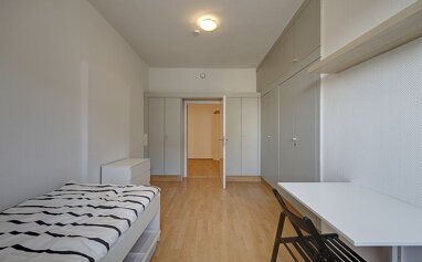 Wohnung zur Miete Wohnen auf Zeit 560 € 6 Zimmer 12 m² frei ab 06.06.2024 König-Karl-Straße 84 Cannstatt - Mitte Stuttgart 70372